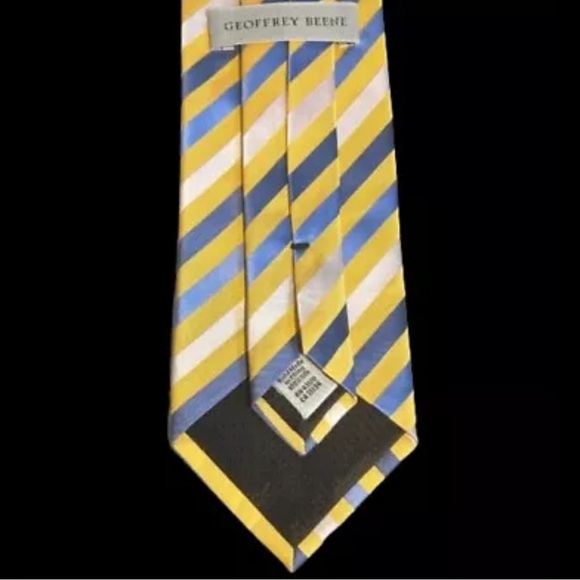 GEOFFREY BEENE Men’s Silk Tie • Yellow & Blue Stripes • 65”L x 3.5”W - Picture 3 of 4